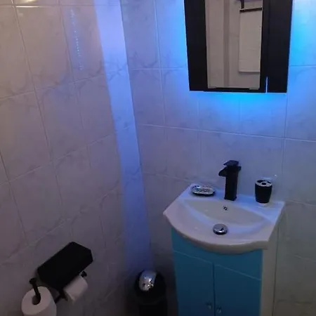 Astros Apartment *